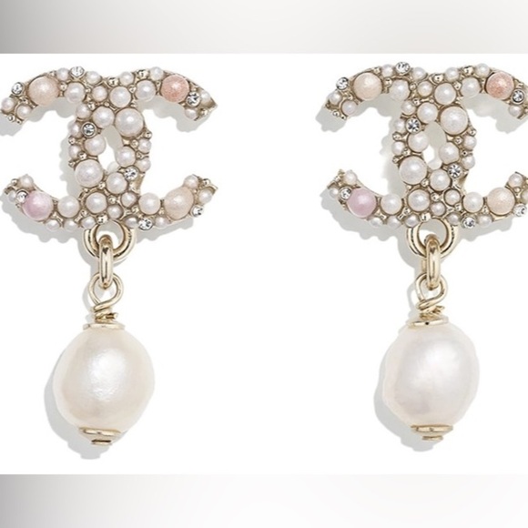 CHANEL Pink Pearl Crystal CC Dangle Earrings - Picture 9 of 9